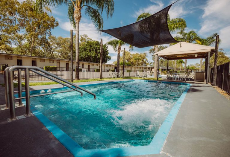 Healing Artesian Spa Pools Moree | Hot Thermal Pools | Artesian Spa ...